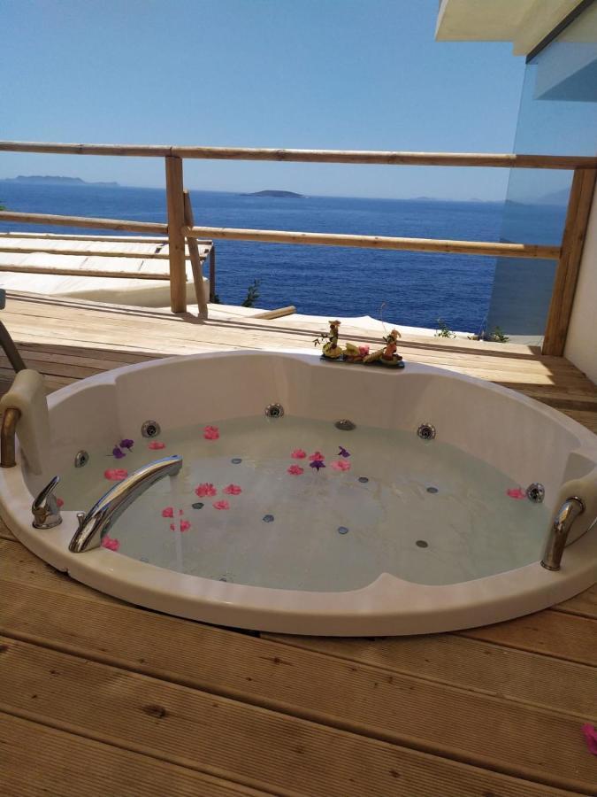 Deluxe Suite mit Whirlpool-Badewanne